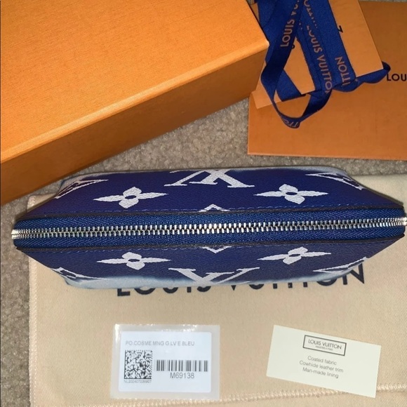 Louis Vuitton Escale Pochette Cosmetique - Picture 3 of 5